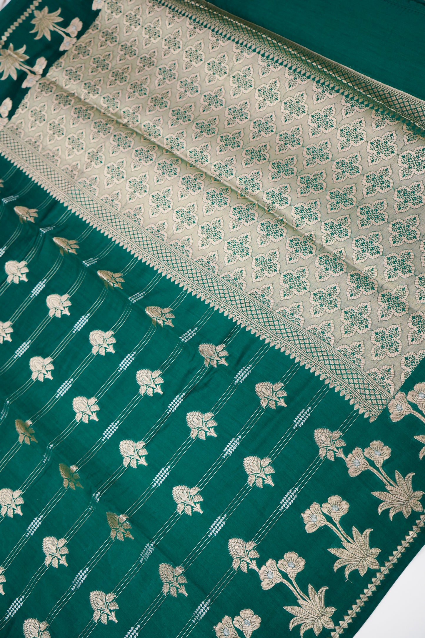 Pure Green Chinya Katan Silk Saree with Jaal Weaving