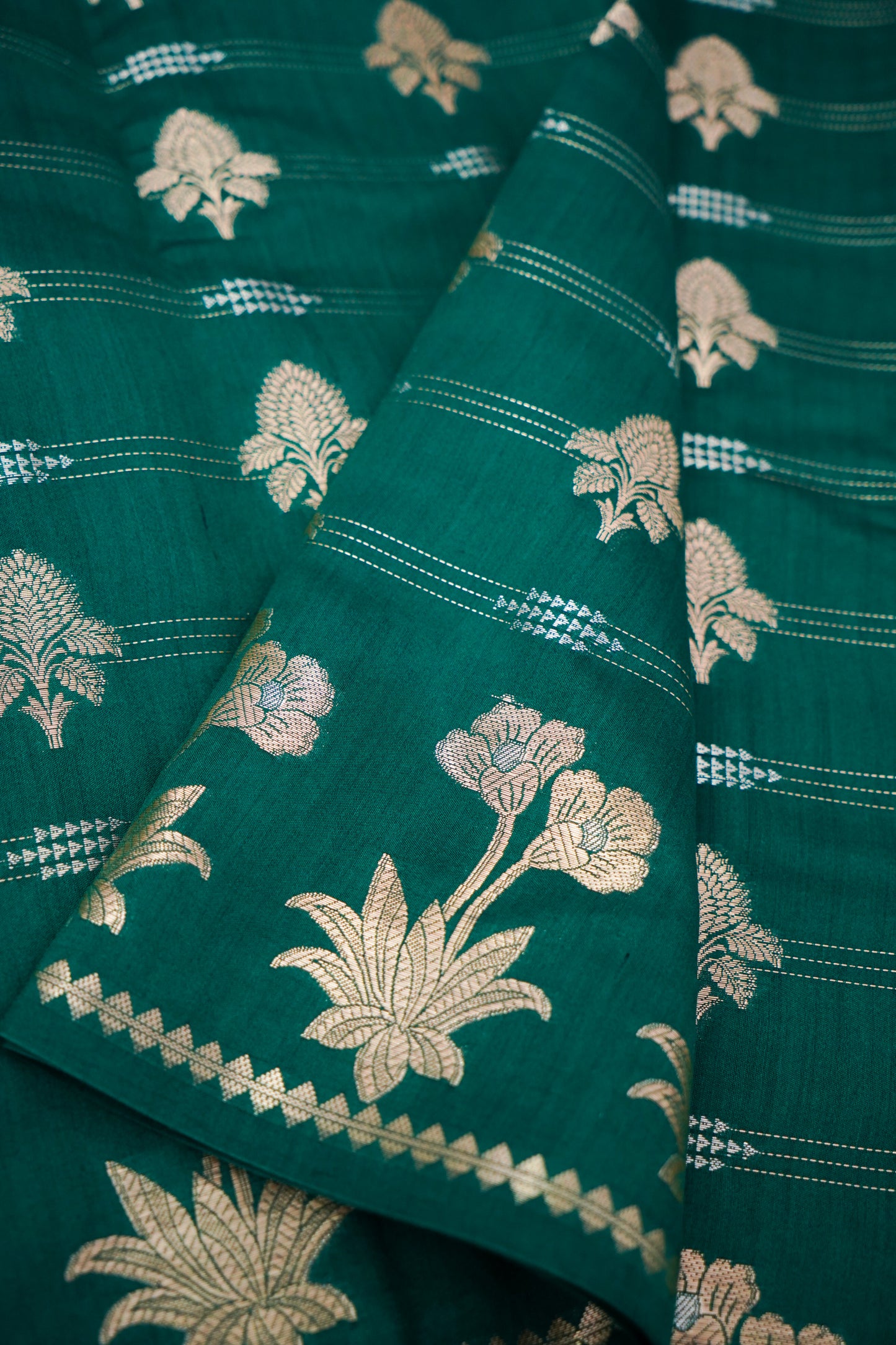 Pure Green Chinya Katan Silk Saree with Jaal Weaving