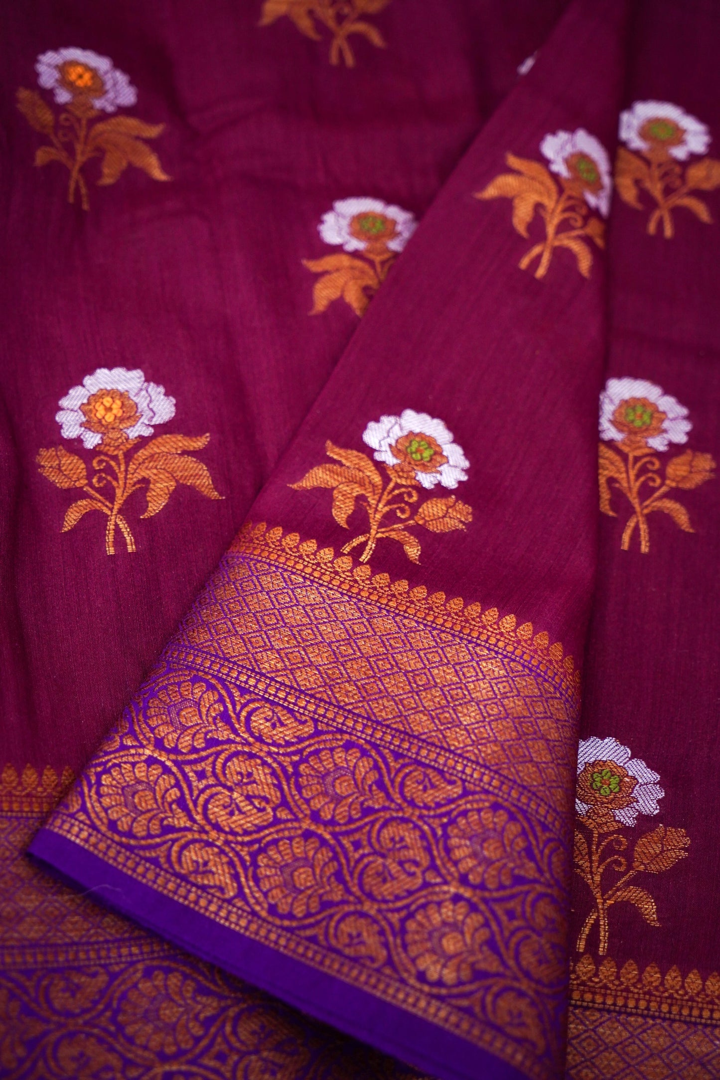 Pure Banarasi Munga Silk Saree with Rupa Sona Kadhiyaal Border
