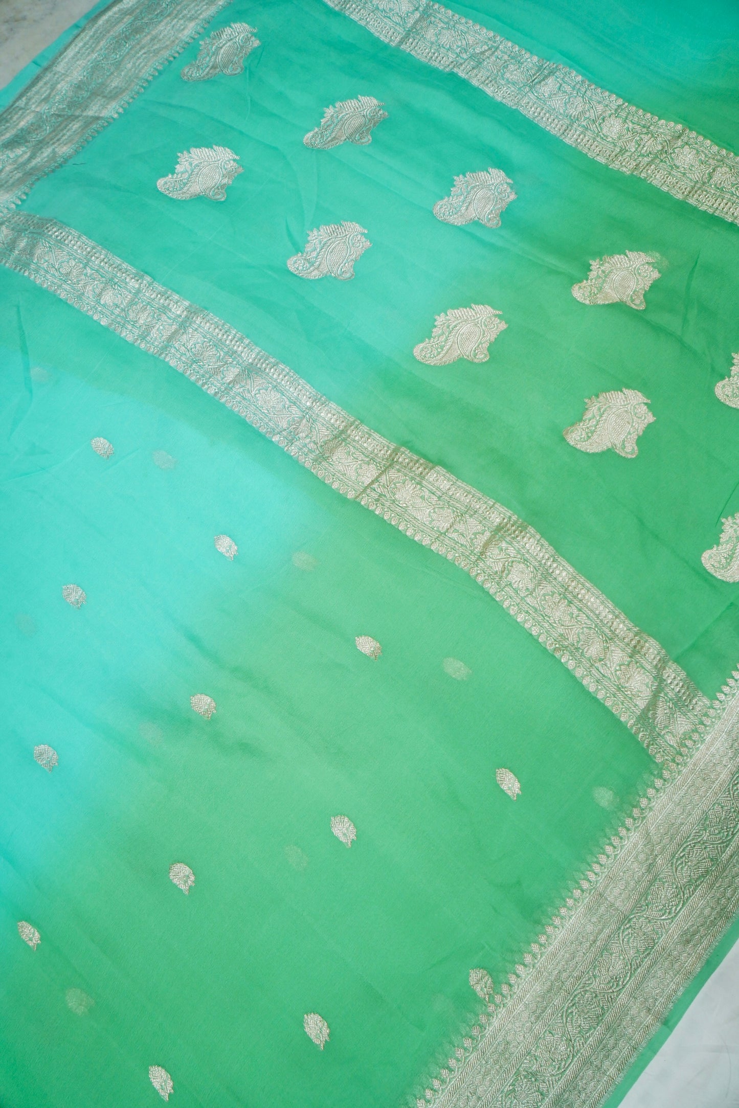 Pure Banarasi Dual-Color Khaddi Georgette Saree with Kadhwa Buta