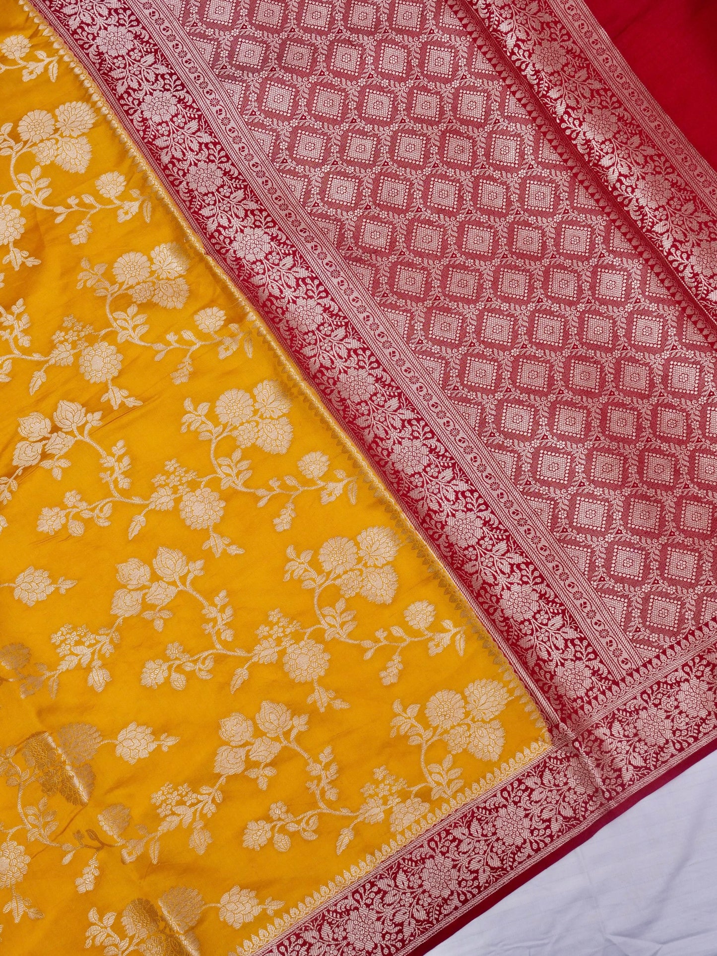 Pure Munga Silk Saree with Tilfi Weaving Jaal And Antique Zari