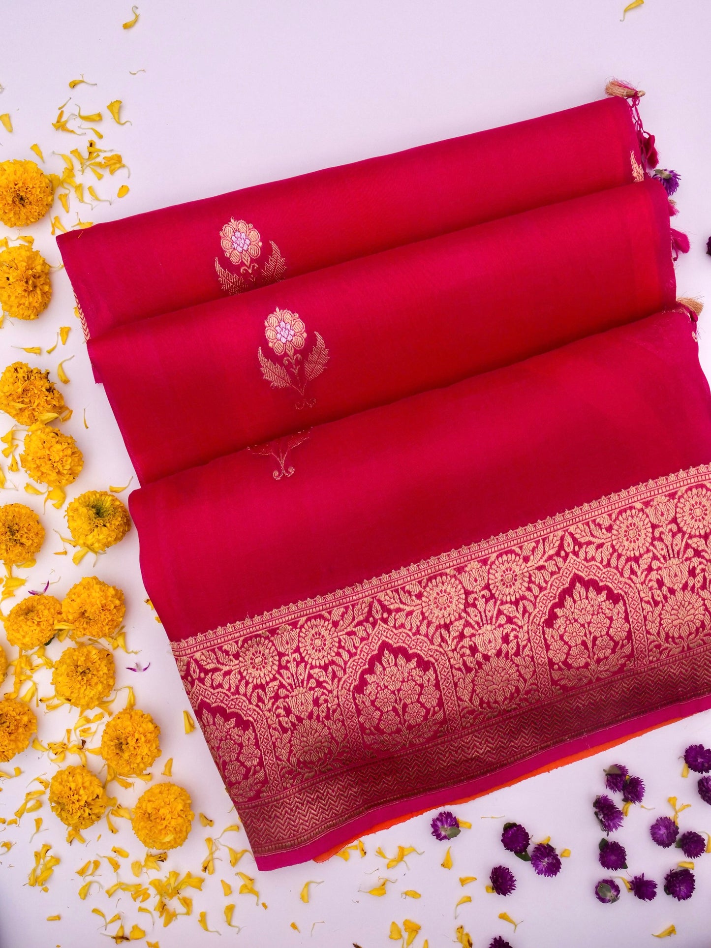 Handloom Banarasi Pure Kora Organza Saree with Kadhwa Buti Weaving By Kalakari