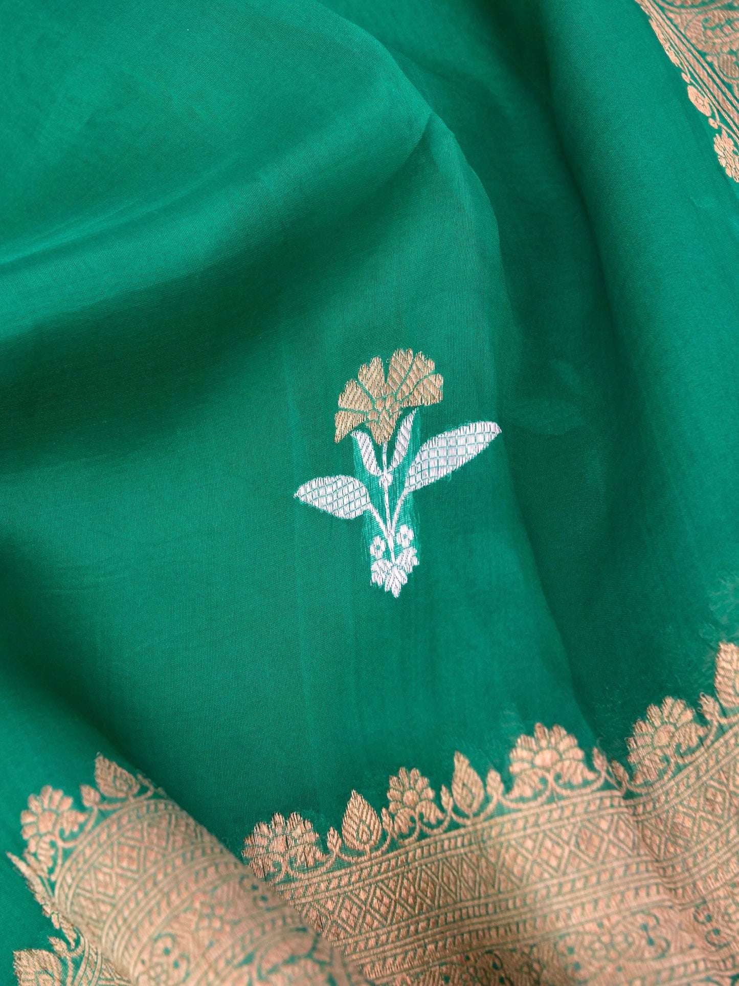 Banarasi Kora Organza Saree with Kadhwa Buti in Ombre Shades