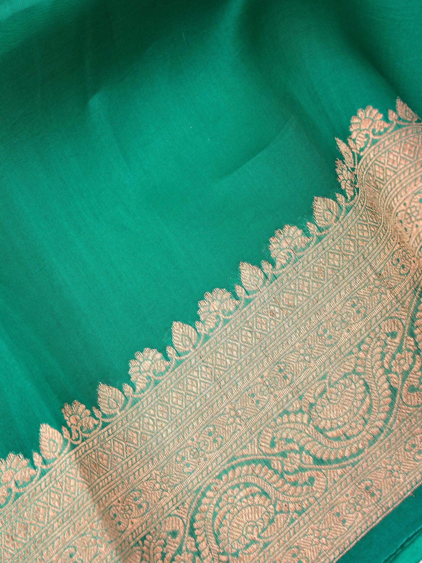 Banarasi Kora Organza Saree with Kadhwa Buti in Ombre Shades