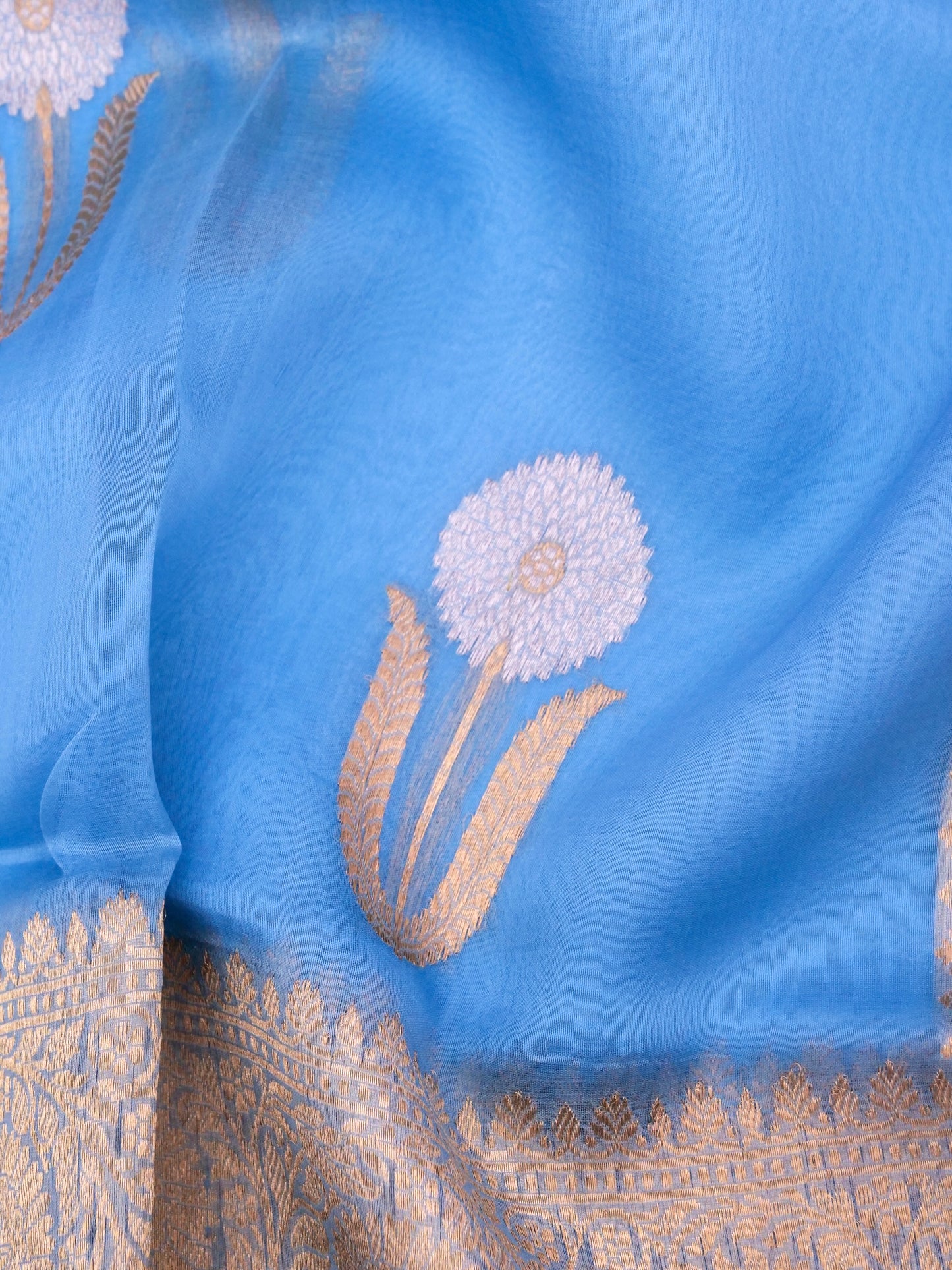 Handloom Banarasi Kora Organza Saree with Kadhwa Buti