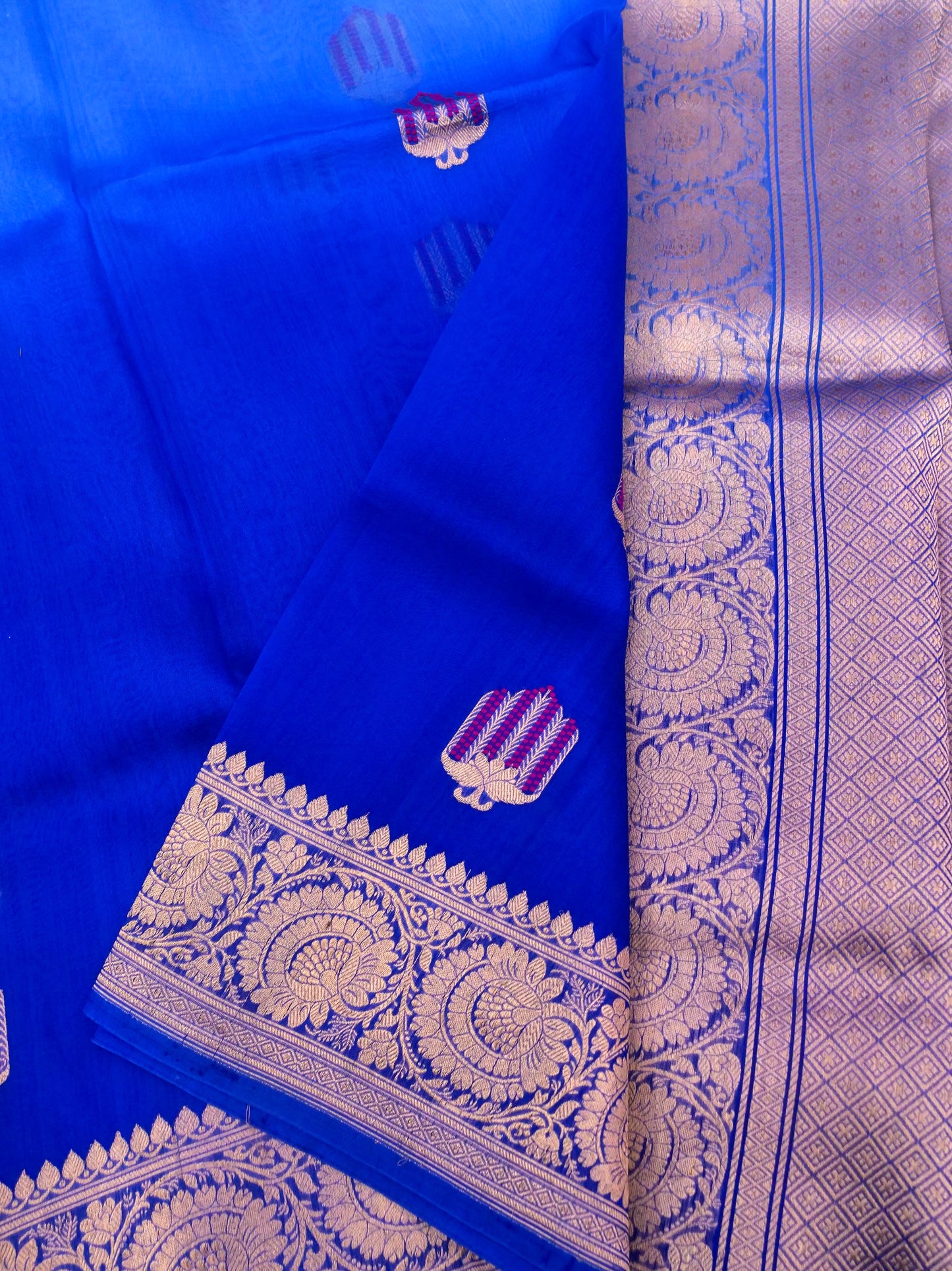 Banarasi Kora Organza Saree with Kadhwa Buti in Ombre Shade