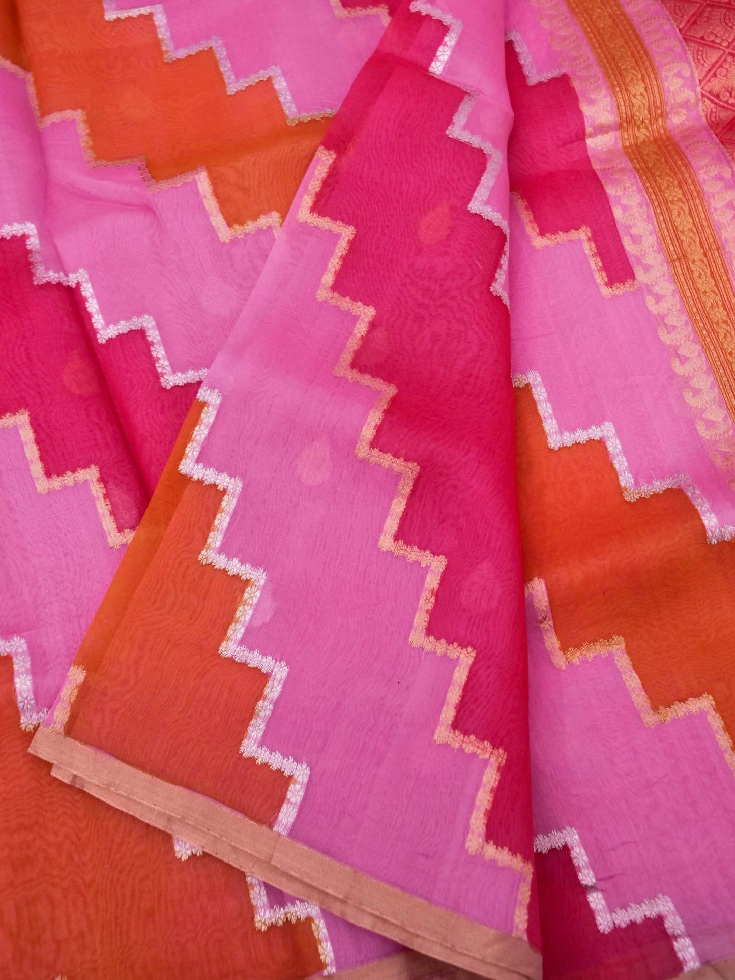 Handloom Banarasi Kora Organza Saree with Kadhwa Buti