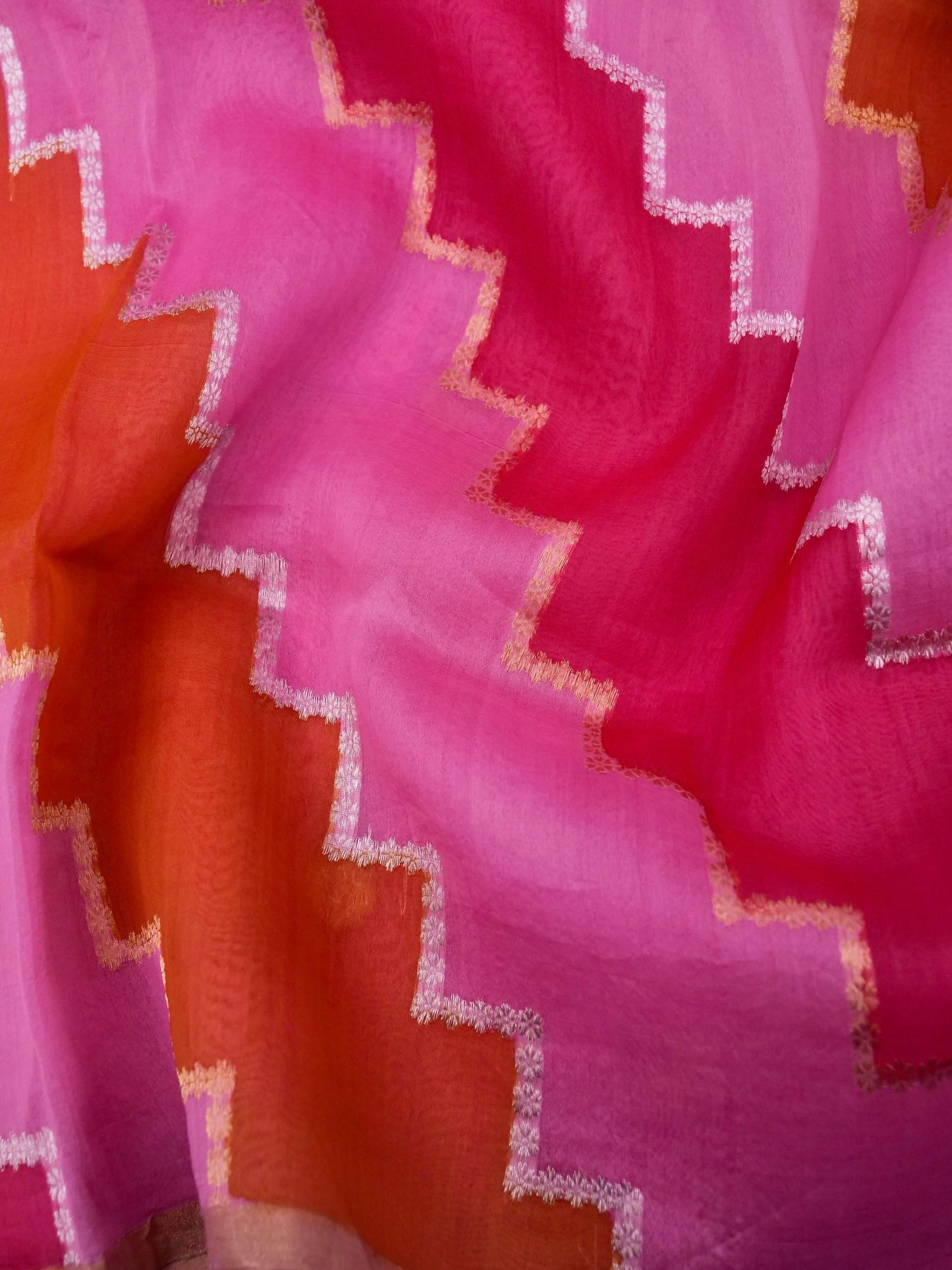 Handloom Banarasi Kora Organza Saree with Kadhwa Buti
