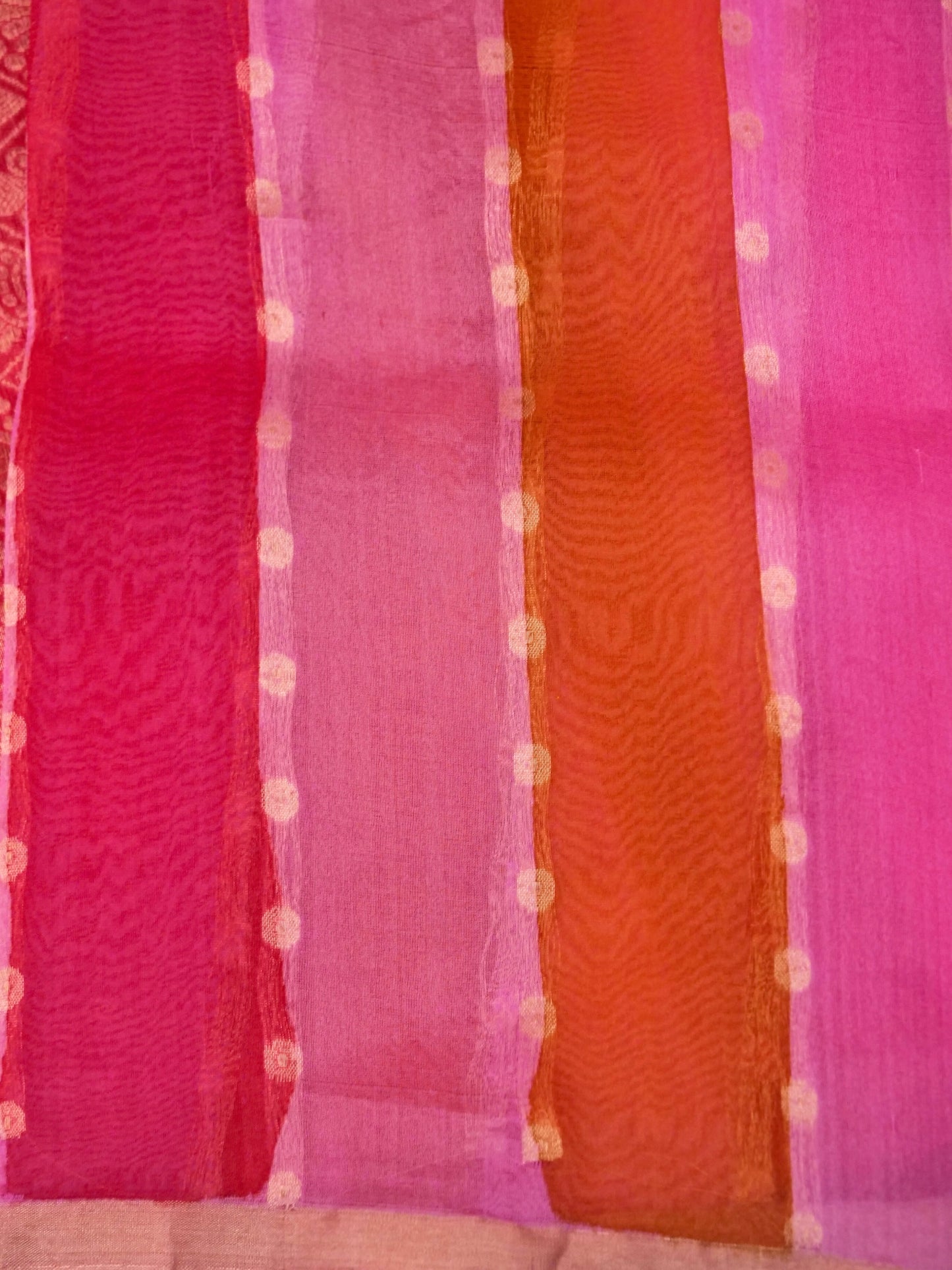 Handloom Banarasi Kora Organza Saree with Kadhwa Buti