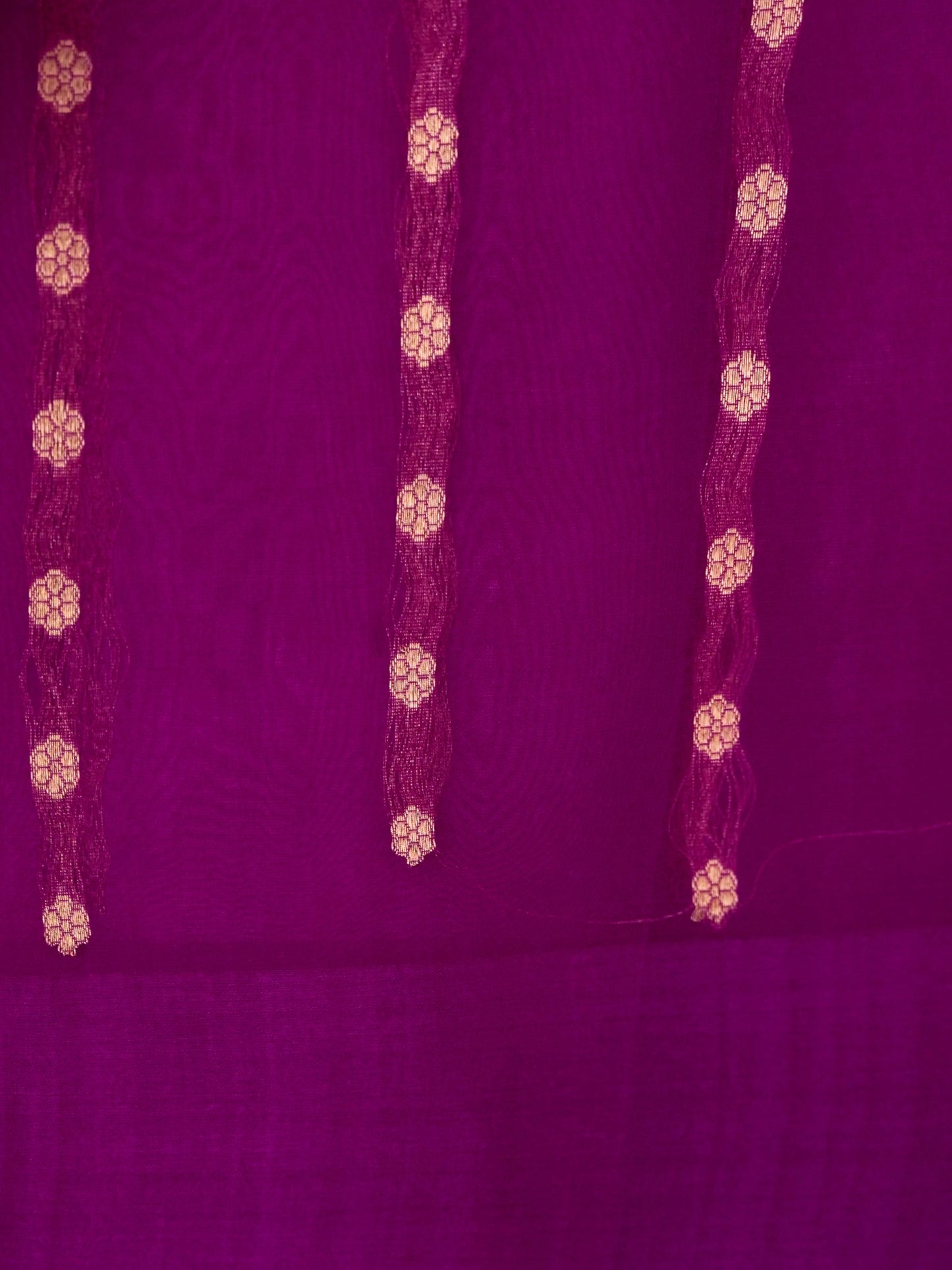 Handloom Banarasi Pure Kora Organza Saree with Kadhwa Buti