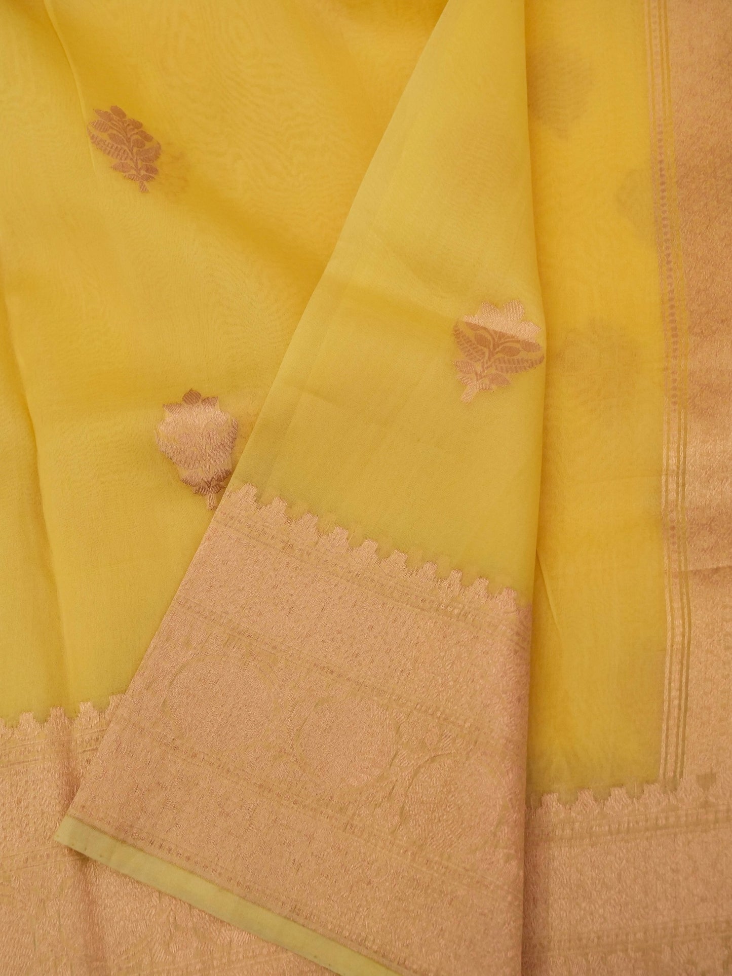 Handloom Banarasi Pure Kora Organza Saree with Kadhwa Buti Weaving