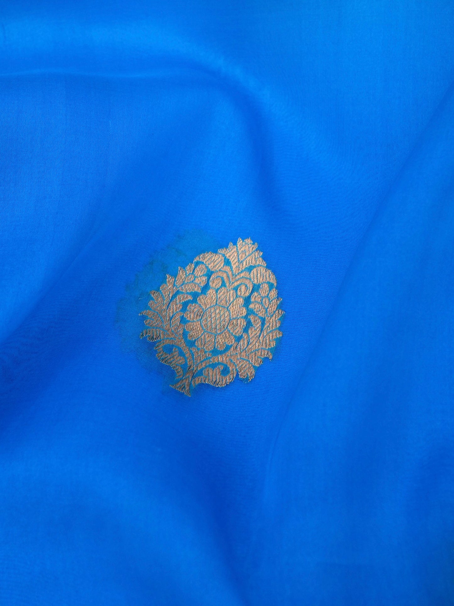 Handloom Banarasi Kora Organza Saree with Kadhwa Buti