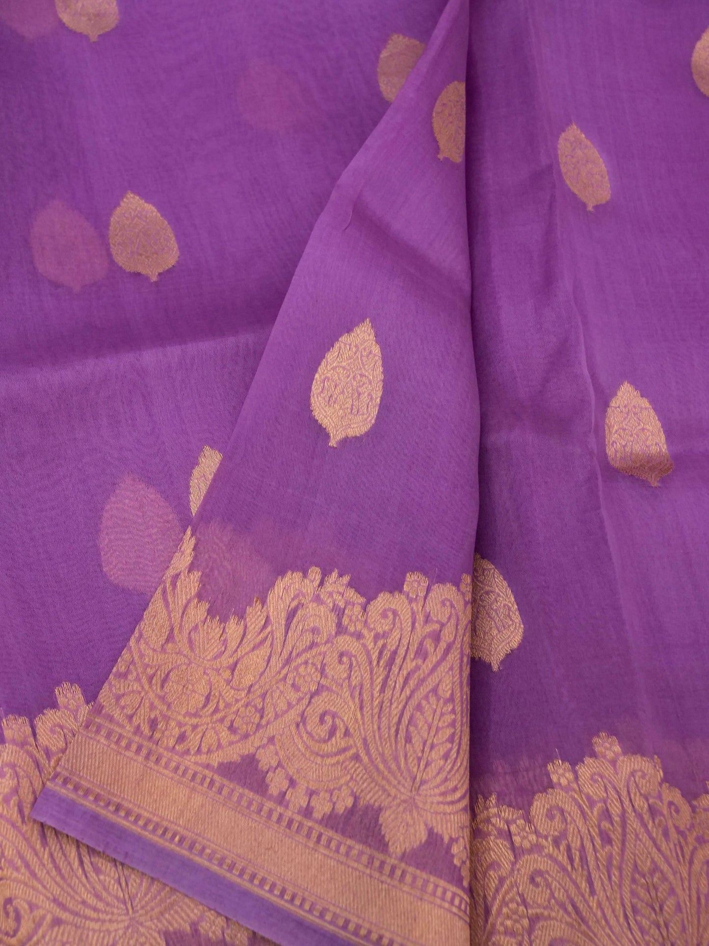 Handloom Banarasi Pure Kora Organza Saree with Kadhwa Buti Weaving