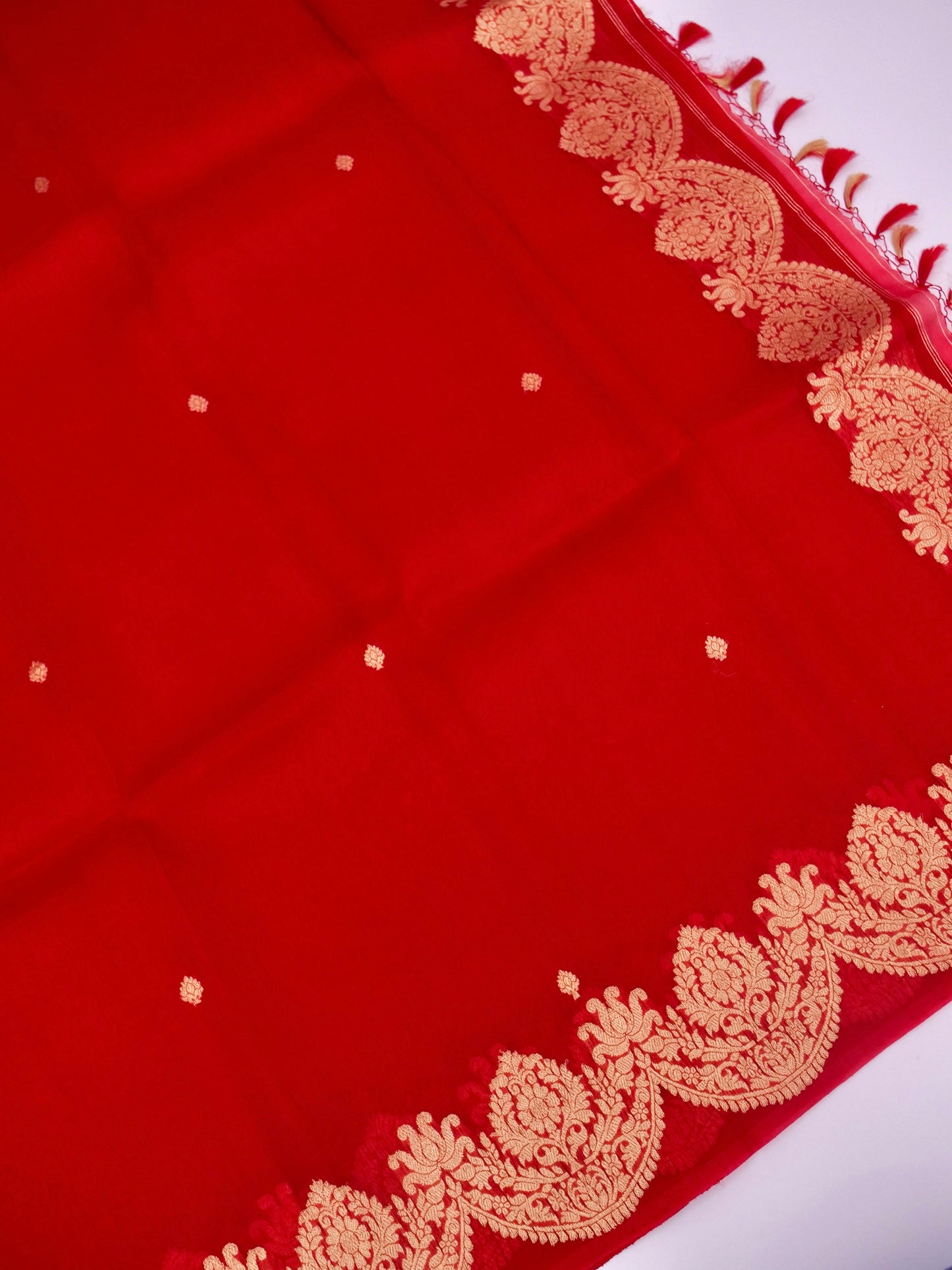 Handloom Banarasi Pure Kora Organza Saree with Kadhwa Buti