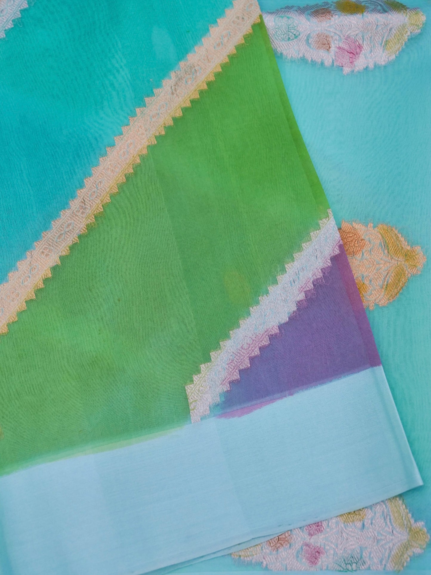Handloom Banarasi Pure Kora Organza Saree with Kadhwa Buti Weaving