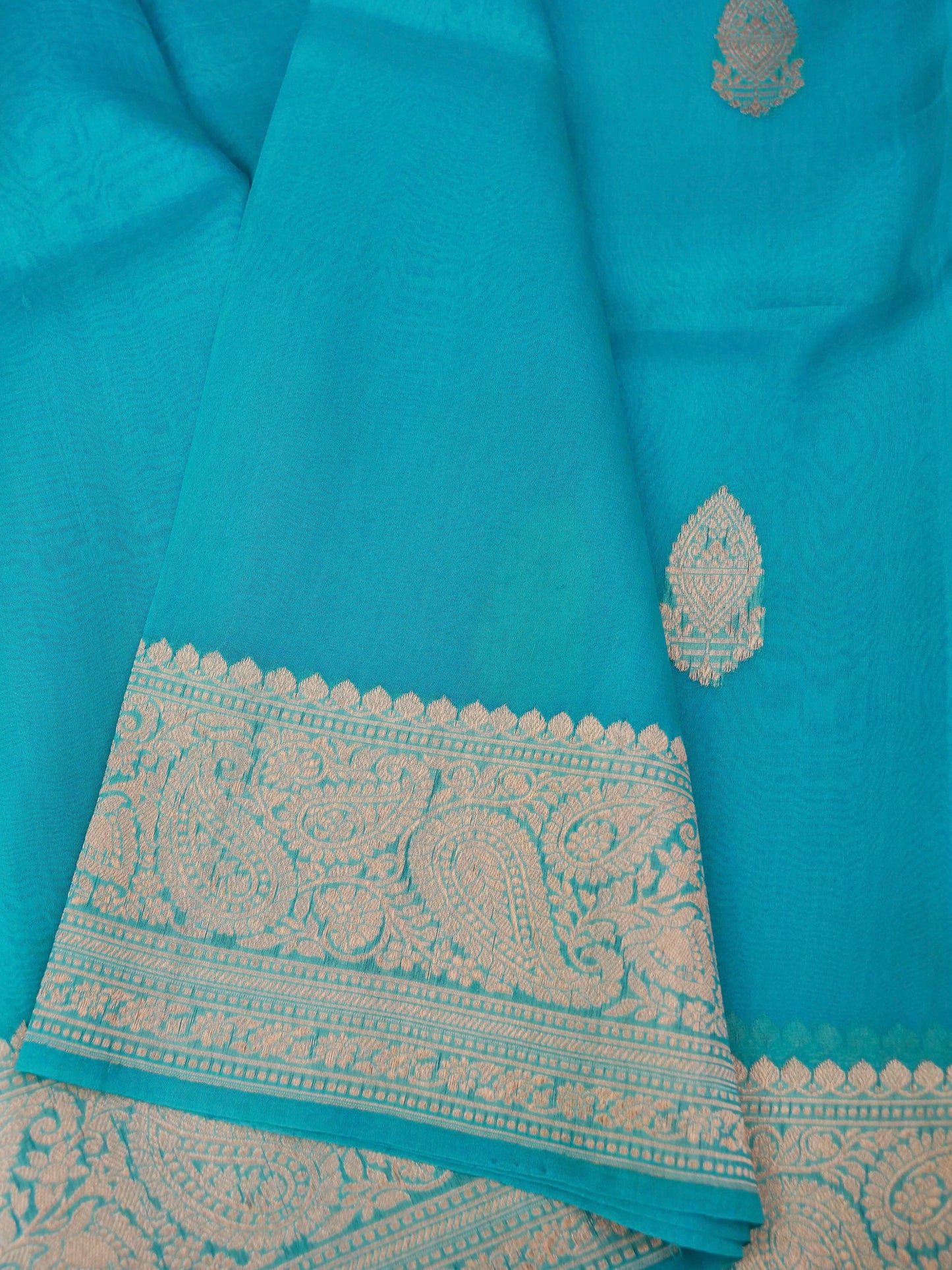 Handloom Banarasi Pure Kora Organza Saree with Kadhwa Buti