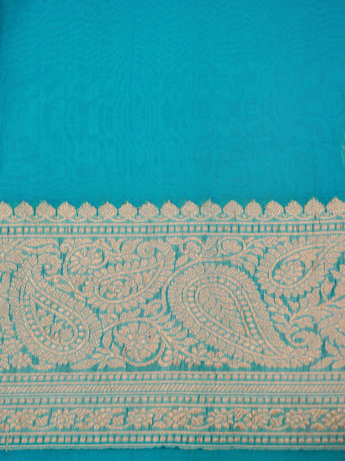 Handloom Banarasi Pure Kora Organza Saree with Kadhwa Buti