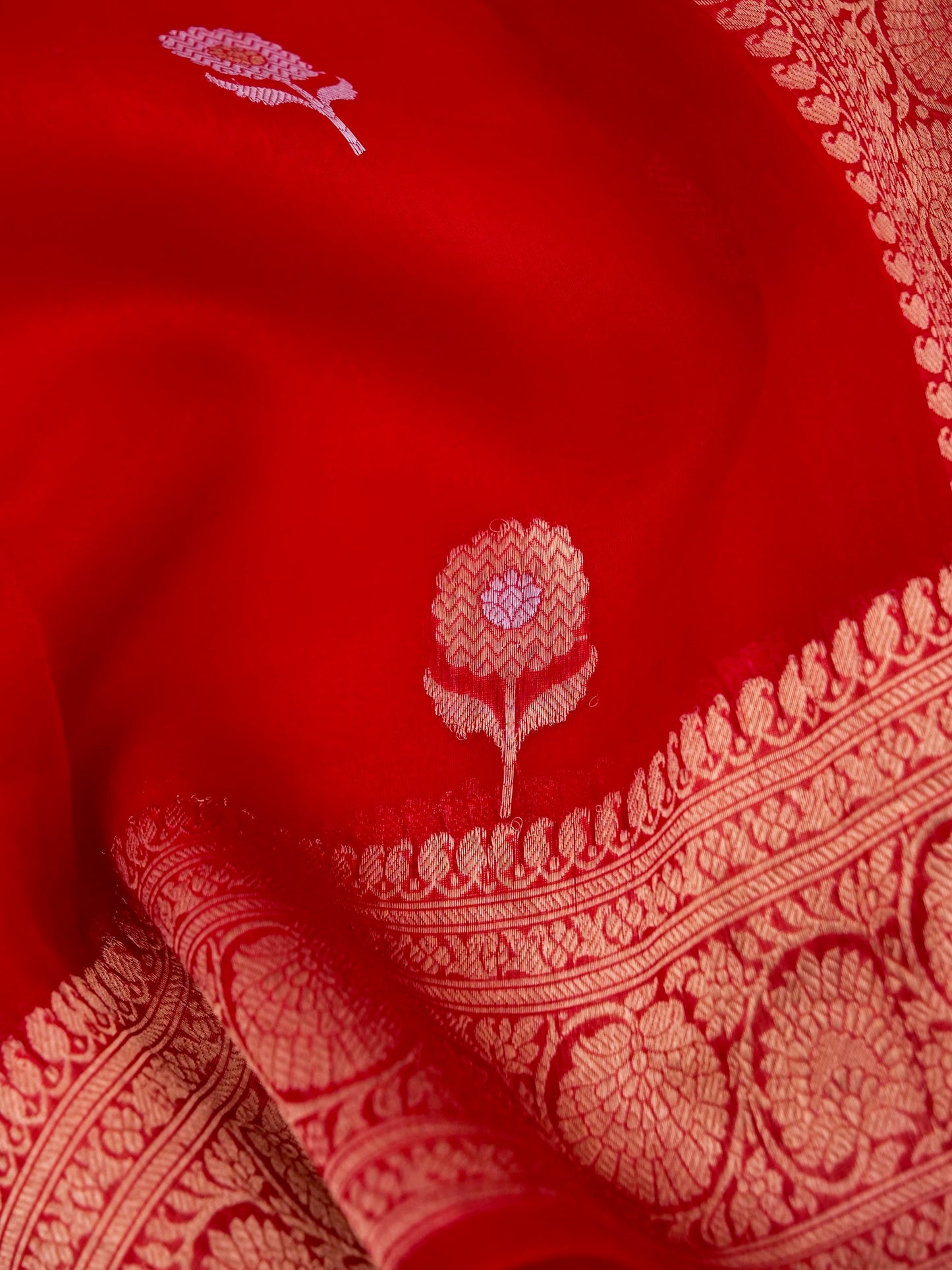 Handloom Banarasi Pure kora Organza Kadhwa Buti weaving