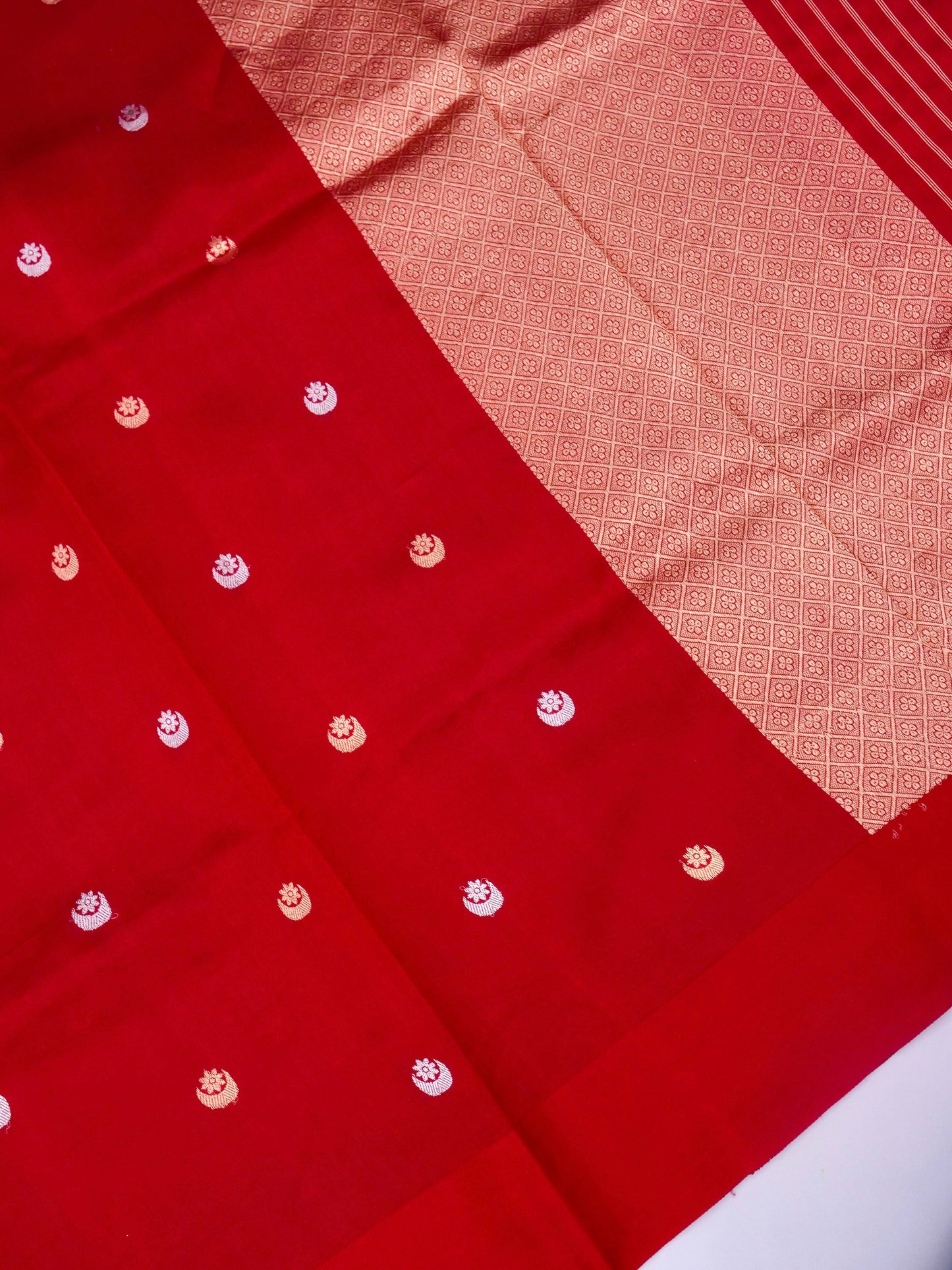 Pure Red Banarasi Katan Silk Saree with Kadhwa Buti Work
