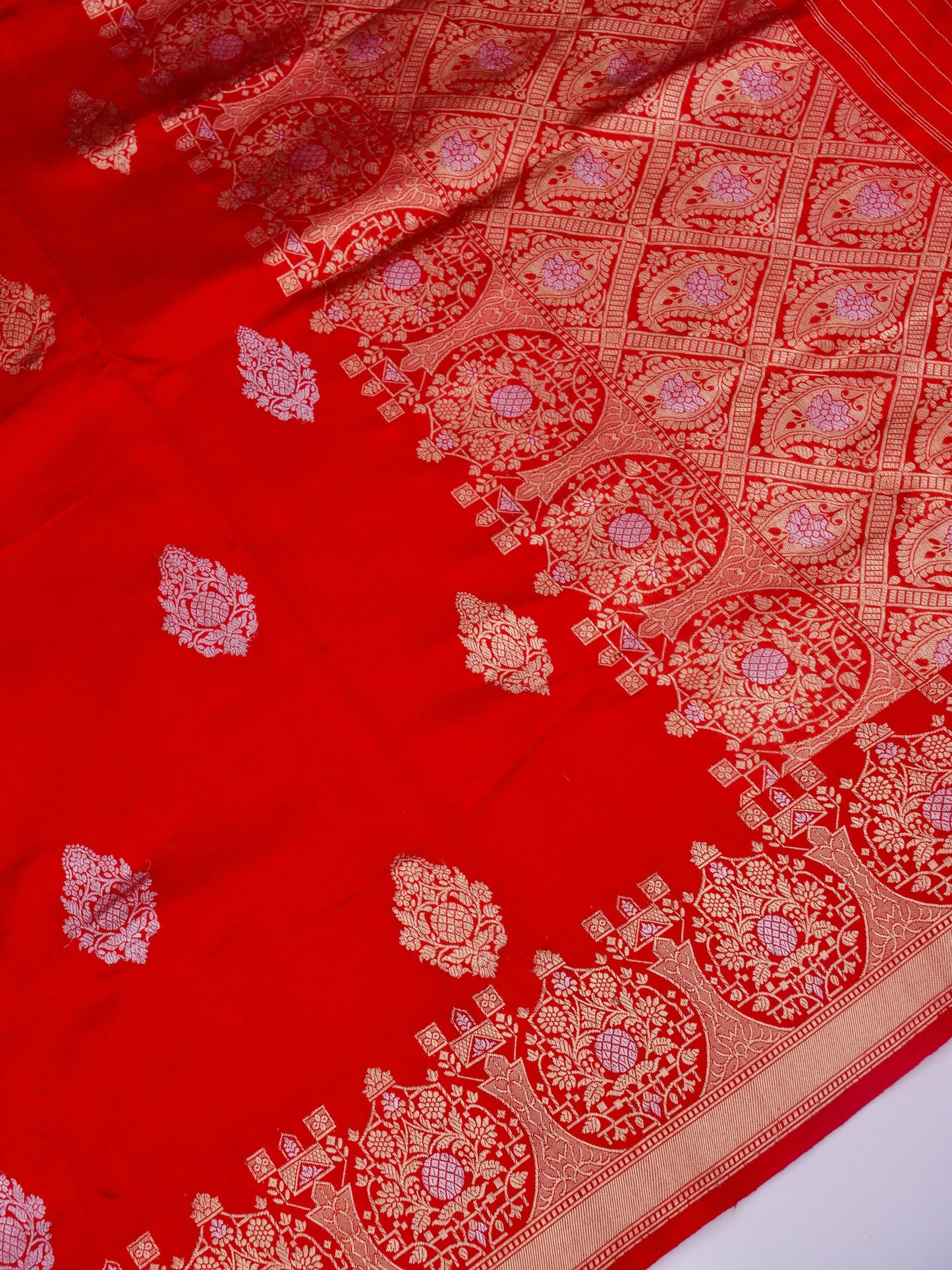Pure Red Banarasi R Mango Katan Silk Saree Kadhwa Buti Work