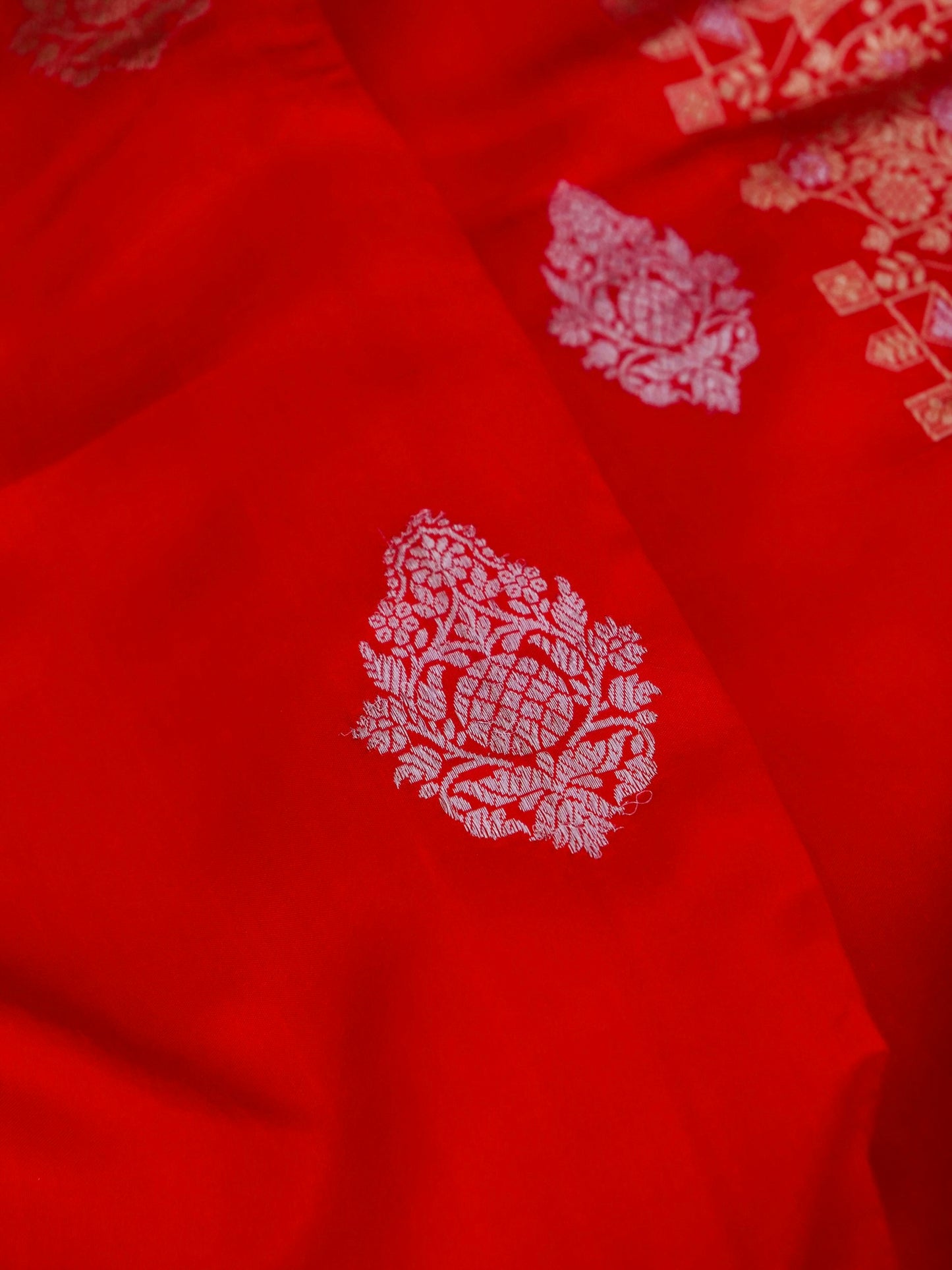 Pure Red Banarasi R Mango Katan Silk Saree Kadhwa Buti Work