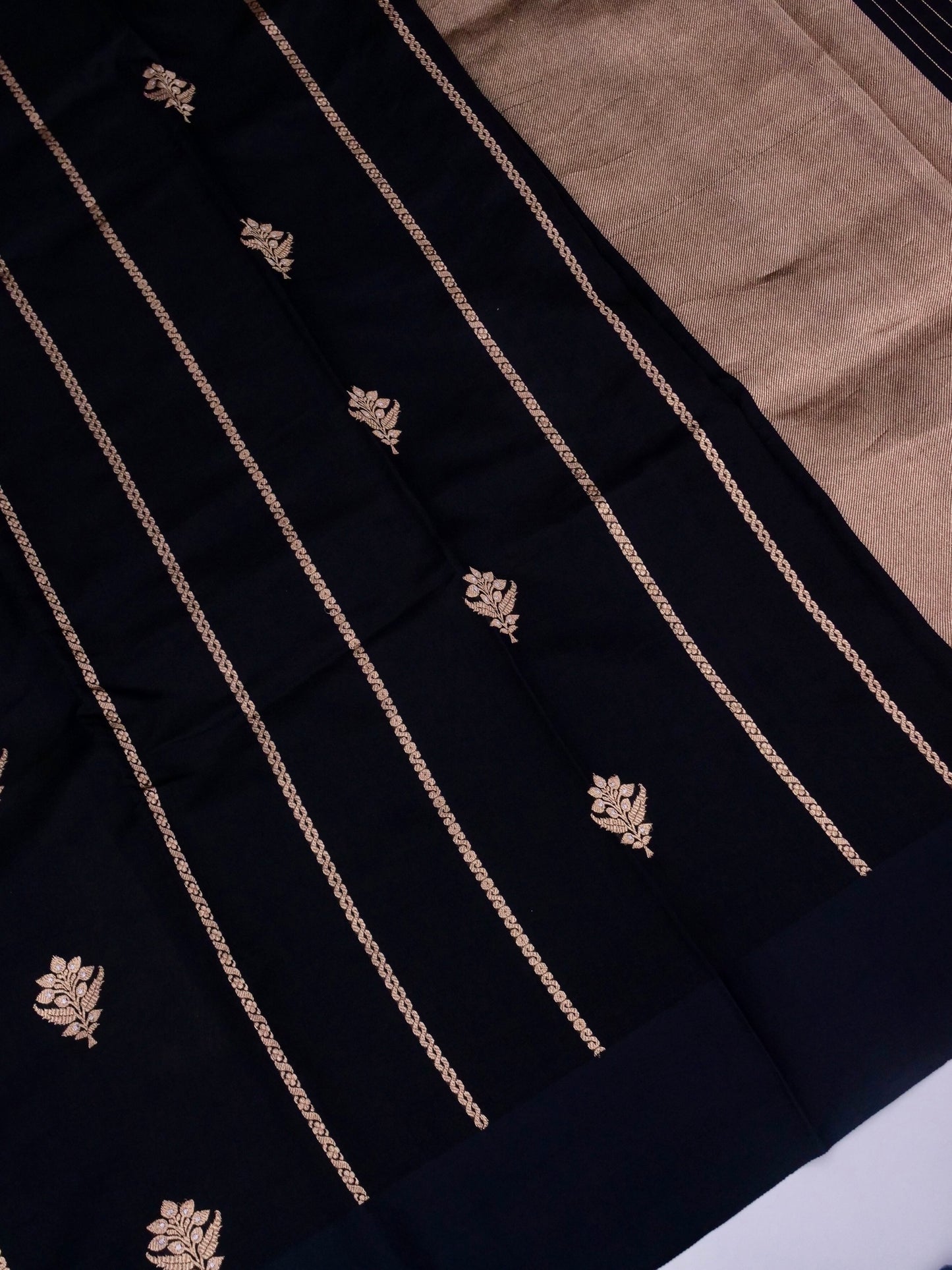 Pure Banarasi R Mango Katan Silk Saree with Kadhwa Buti
