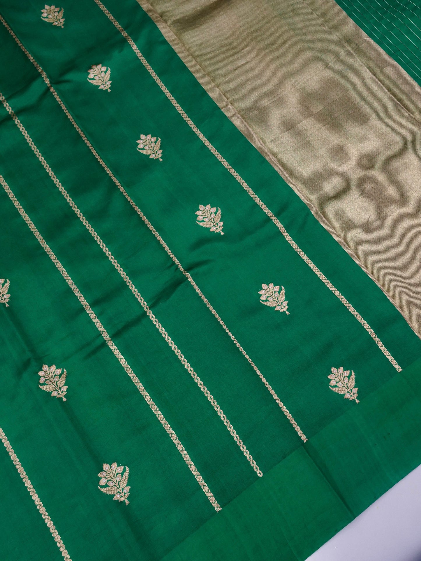 Pure Green Banarasi Mango Katan Silk Saree with Kadhwa Buti