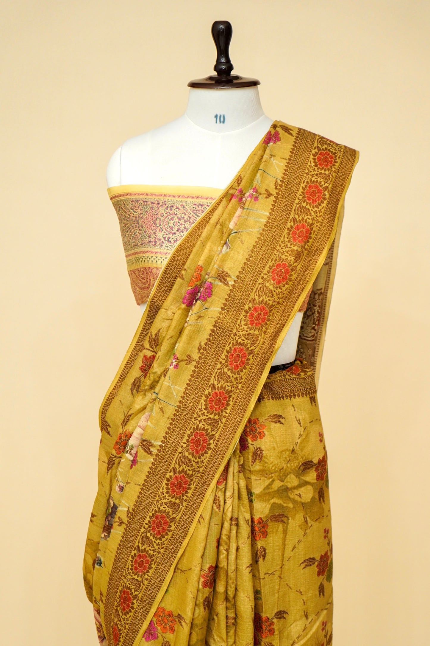 Pure Munga Silk Exclusive Floral Print With Zari Weaving Border Blouse Printed With Border