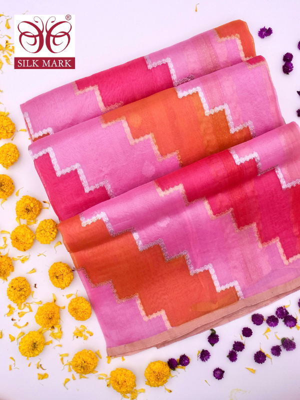 Handloom Banarasi Kora Organza Saree with Kadhwa Buti By Kalakari