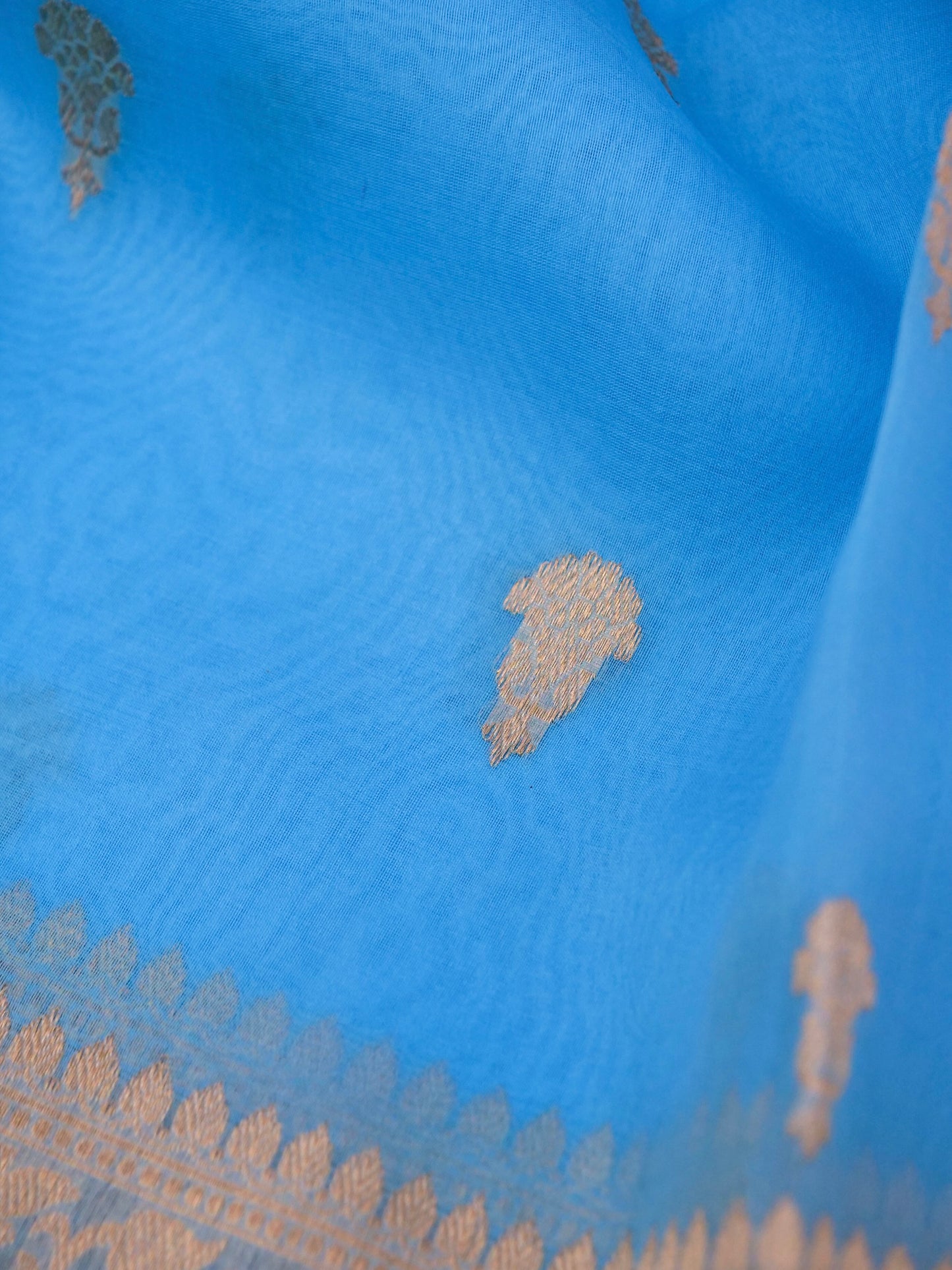 Handloom Banarasi Pure Kora Organza Saree with Kadhwa Buti Weaving